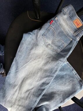 womens 524 Levis Too Superlow boot cut jeans!!